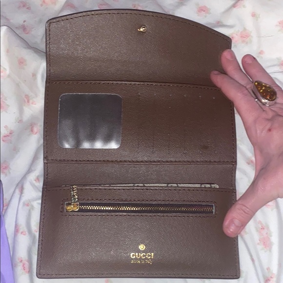 Gucci Cream Wallet with Double-G Pattern - Picture 3 of 5